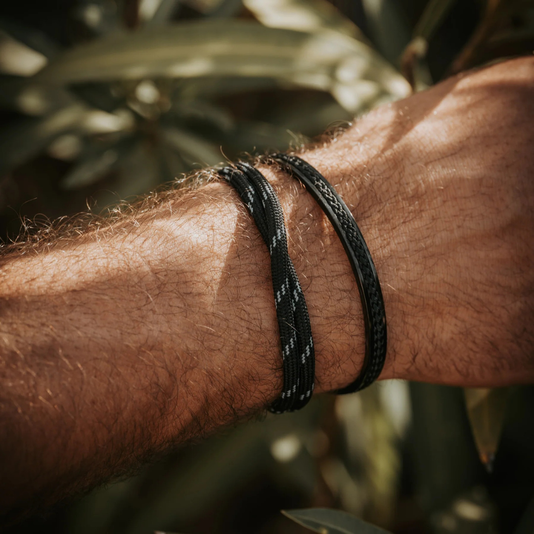 Pulseira de Corda Preta Minimalista Coral Beroc