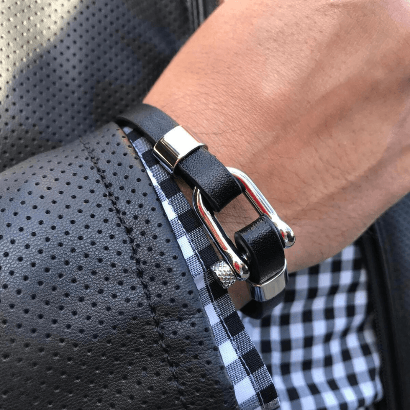 Pulseira de Couro Liso Prateada Biker Beroc