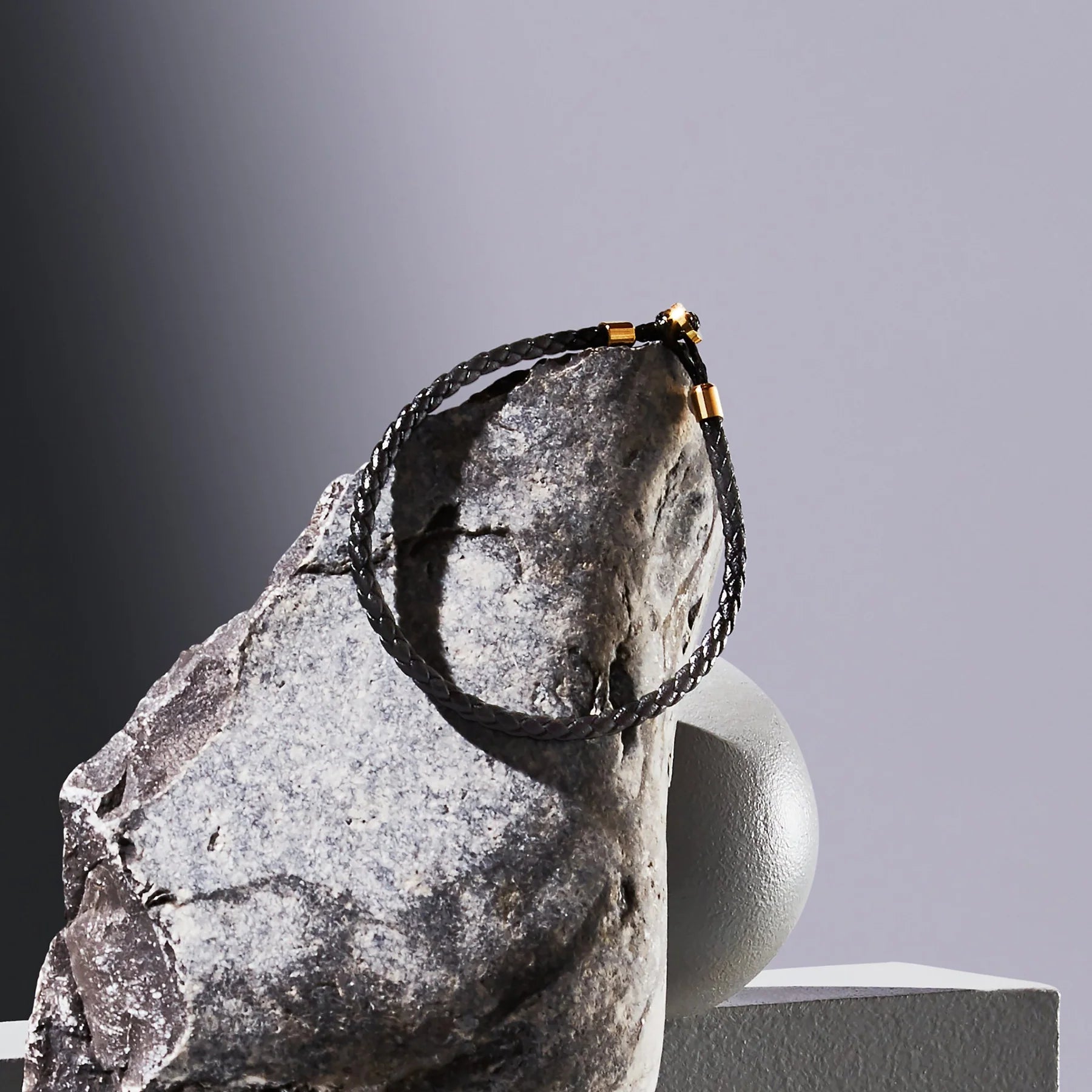 Pulseira de Couro Minimalista Uno Gold Beroc