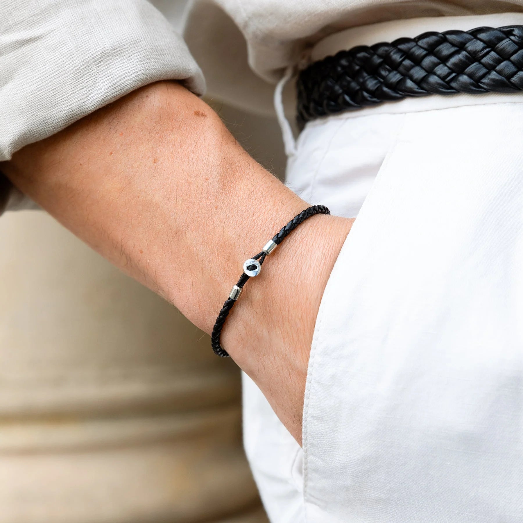 Pulseira de Couro Minimalista Uno Beroc