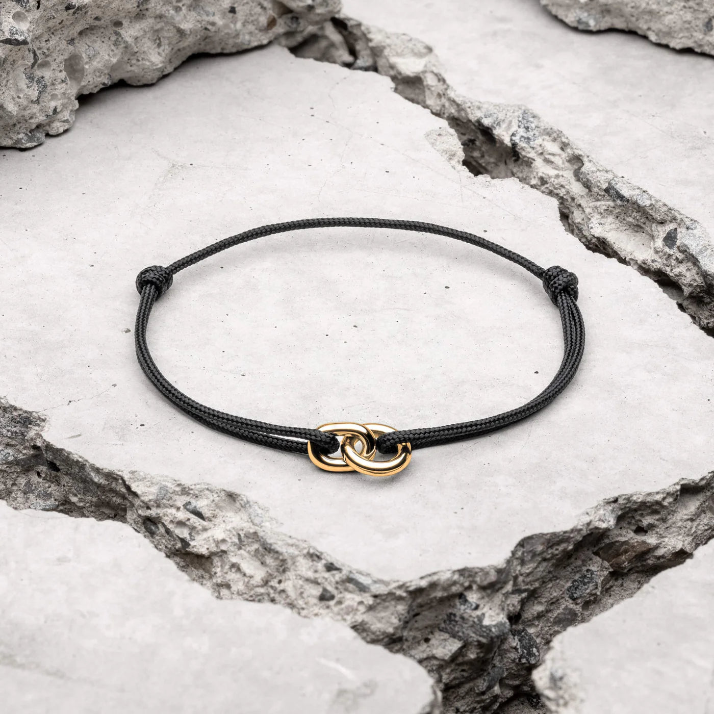 Pulseira Ajustável de Corda Preta Orbital Beroc