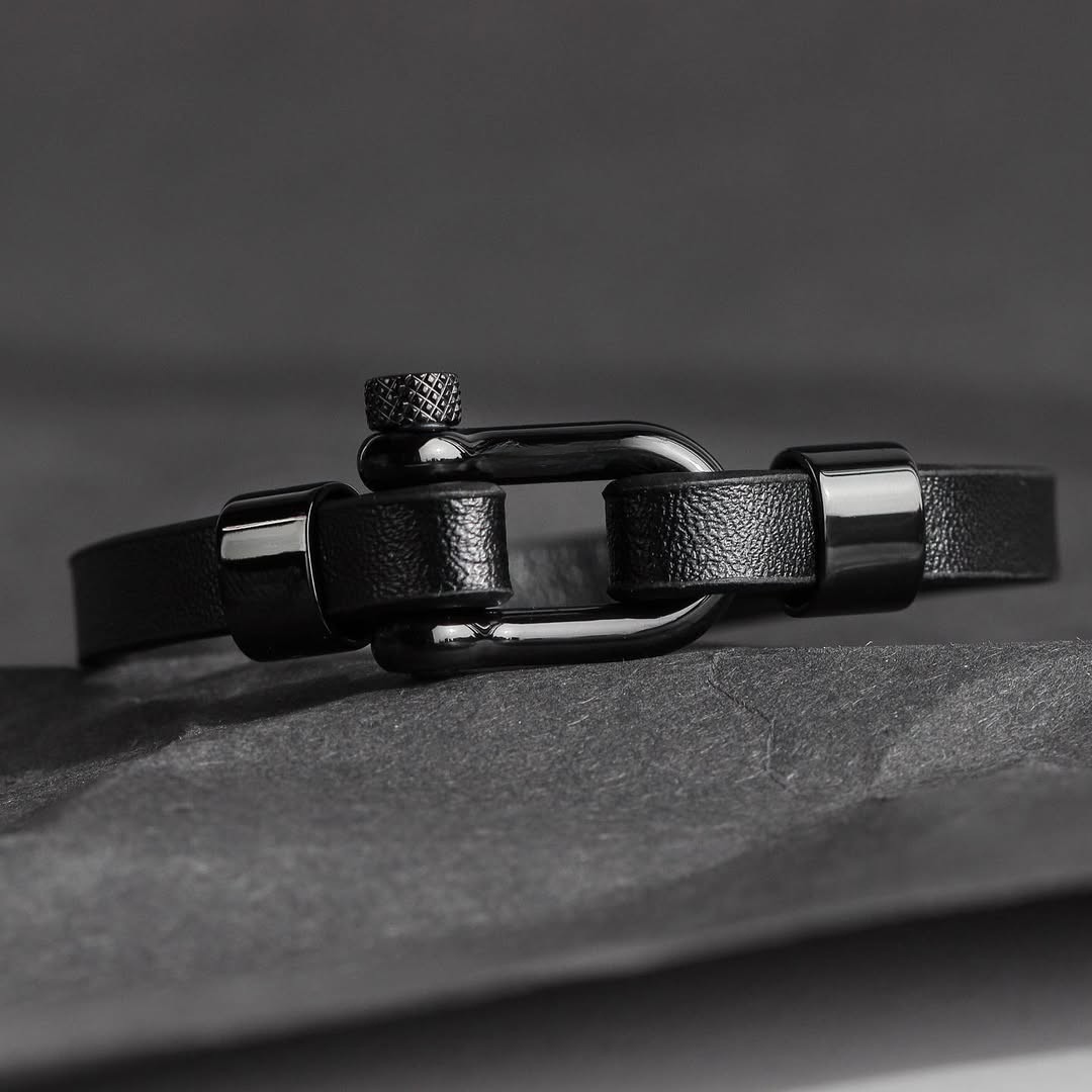 Pulseira de Couro Liso Preta Biker Beroc