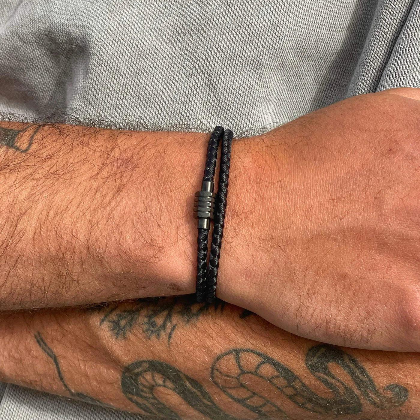 Pulseira Minimalista Preta .beroc