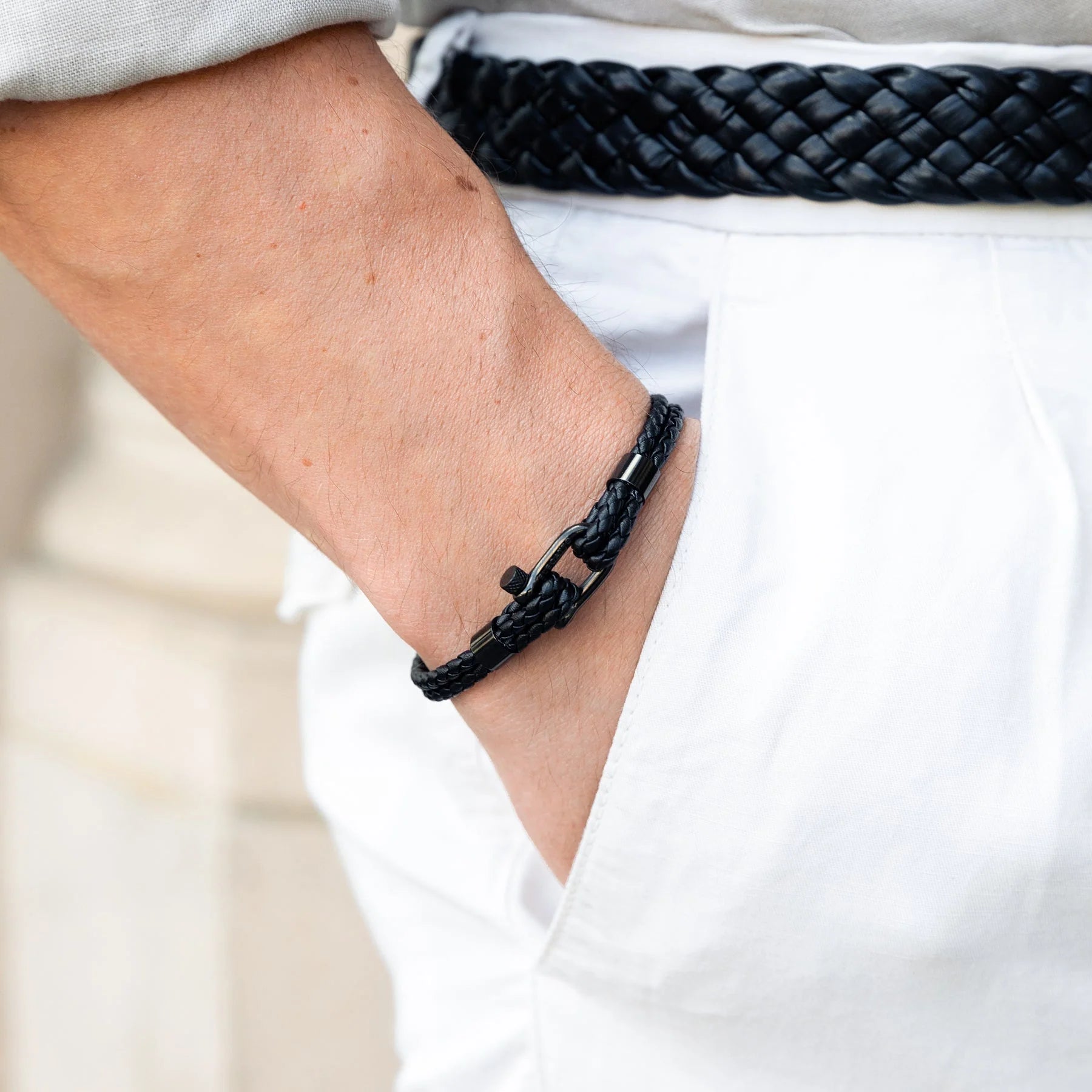 Pulseira de Couro Minimalista Helix All Black Beroc